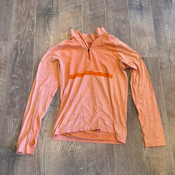 Nike Woman’s Dri-Fit Orange Long Sleeve Quarter Zip Size 8 - Picture 1 of 8